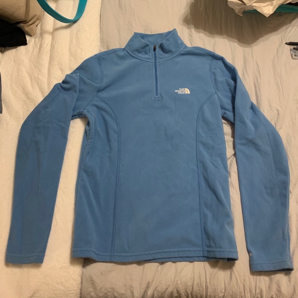 Baby blue north face pull over